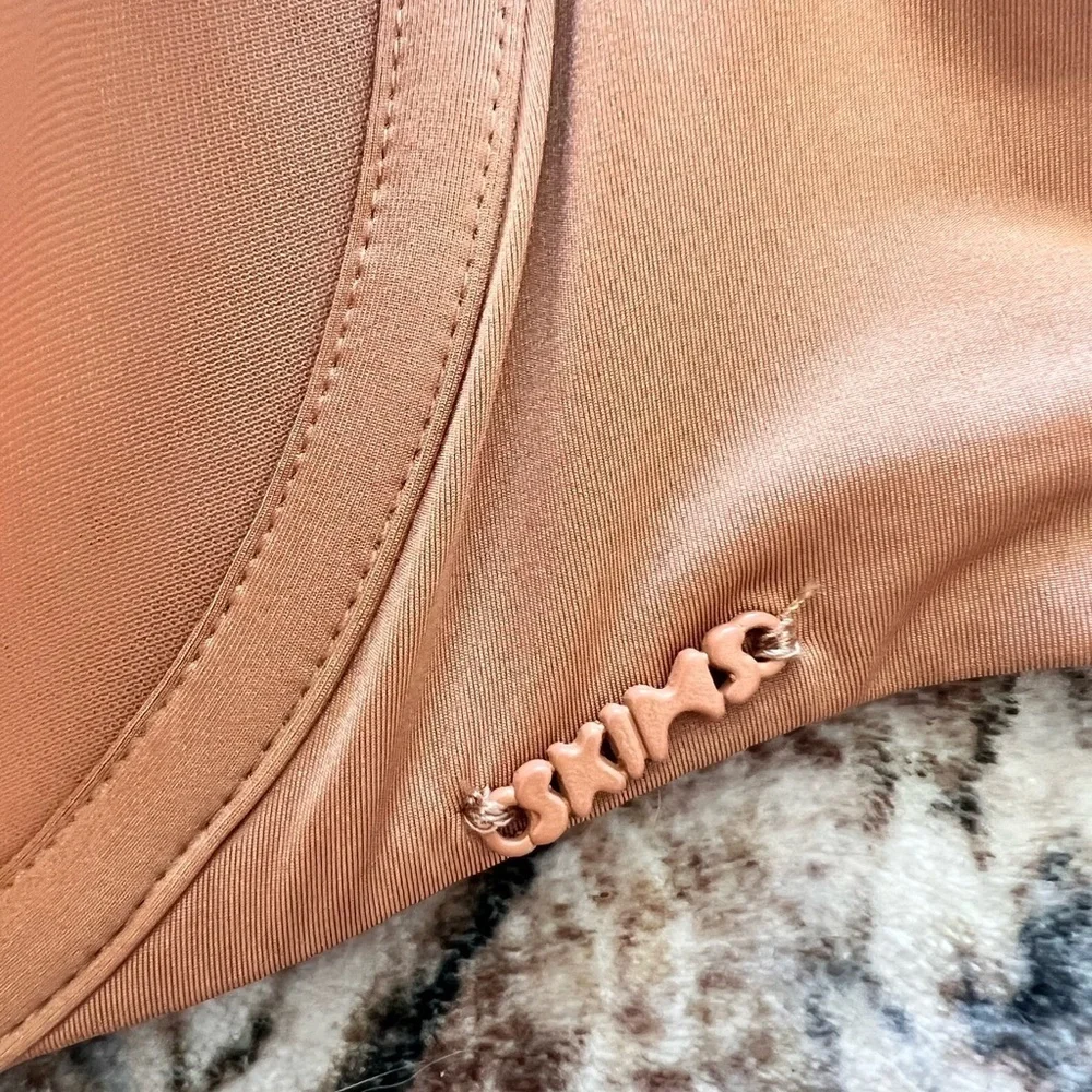 SKIMS Nude Underwire Bra - Picture 3 of 7